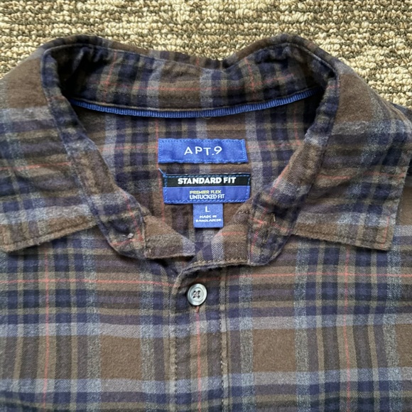 Large Apt. 9 Standard Fit Flannel Button Up - Picture 2 of 4